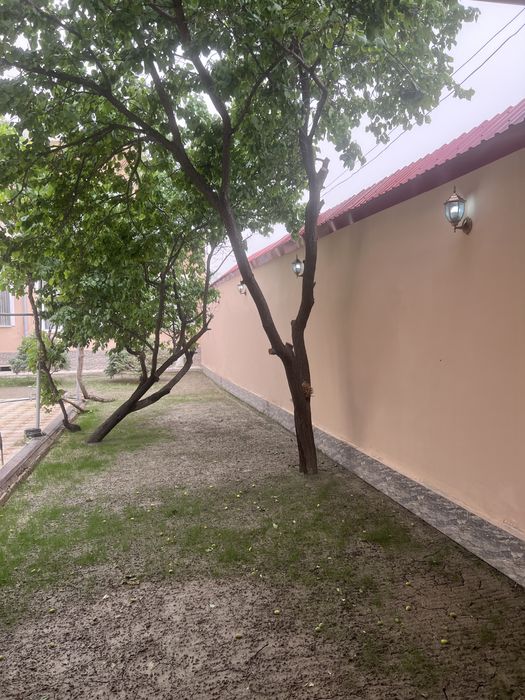 ваенгарадок ховли сотилади. 2. этаж 2 корпус.  ижарага ха. жихозланган