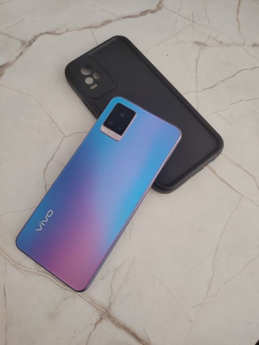 vivo V20 в хорошем состоянии