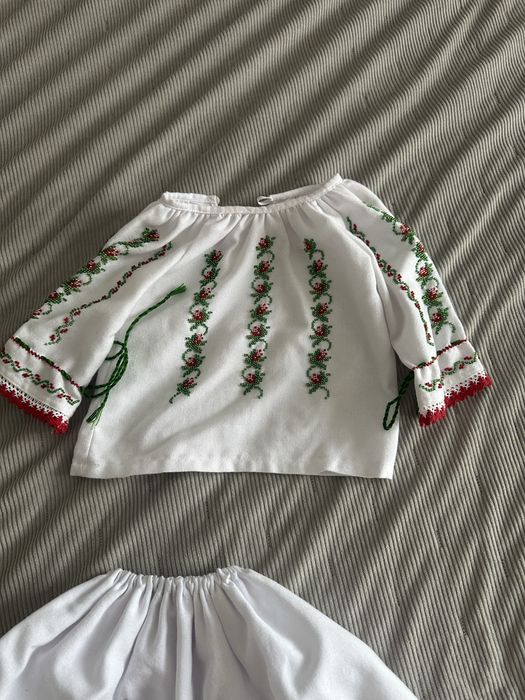Vand costum popular marimea 86-92 cusut cu margele
