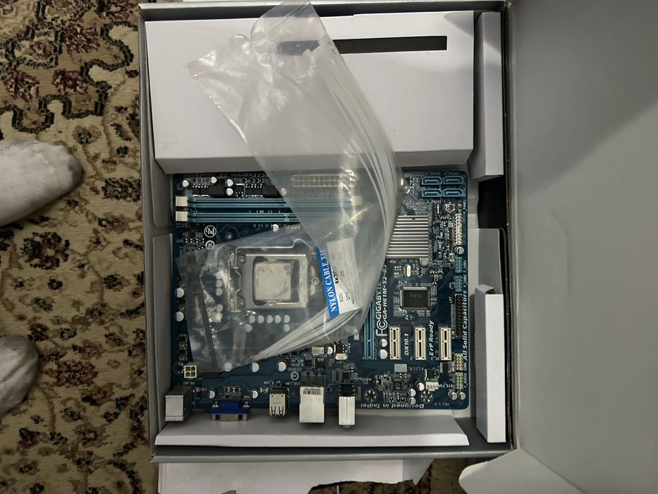 Материнская плата