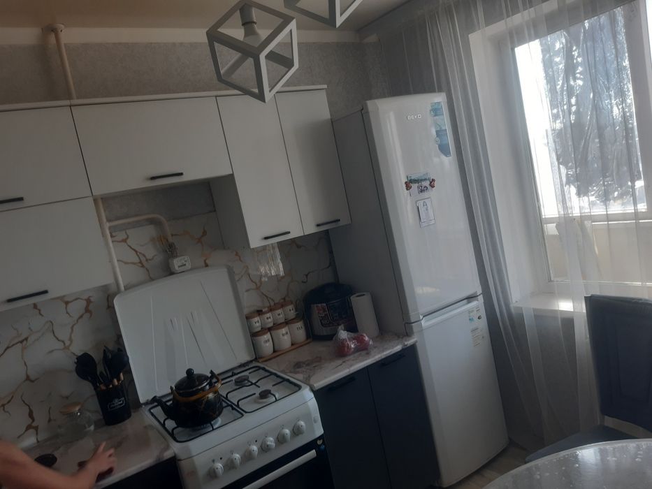 Продам квартиру 3 комнатную