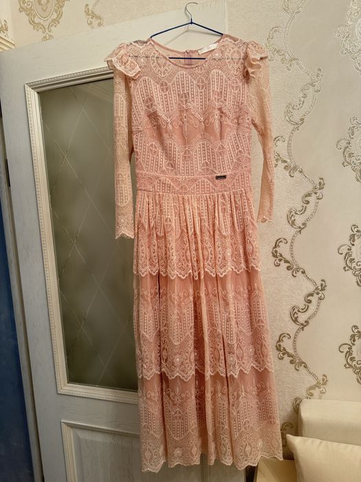 Продам платье розового цвета