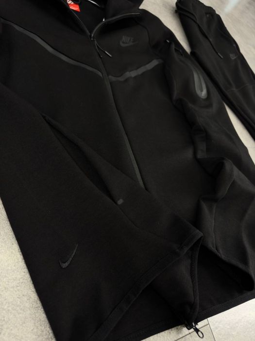 ОТНОВО Всички Цветове !  Топ Цена само 99 лв. Екип Nike Tech Fleece