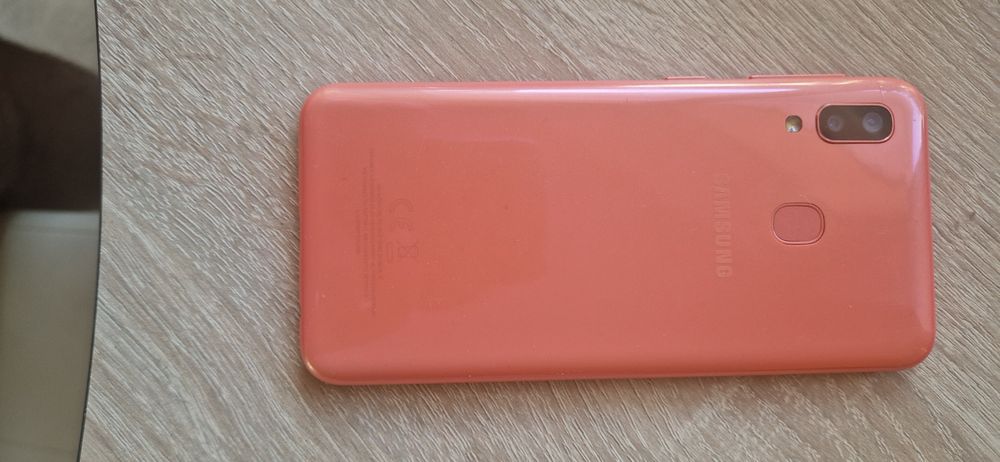 3 Samsung телефона - А12, А20е, А70