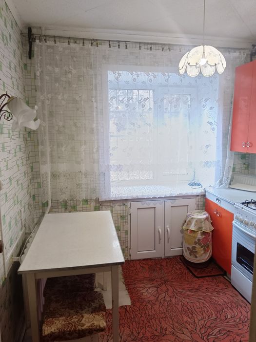 Продам 2 х комн. 2-30, 1 этаж.