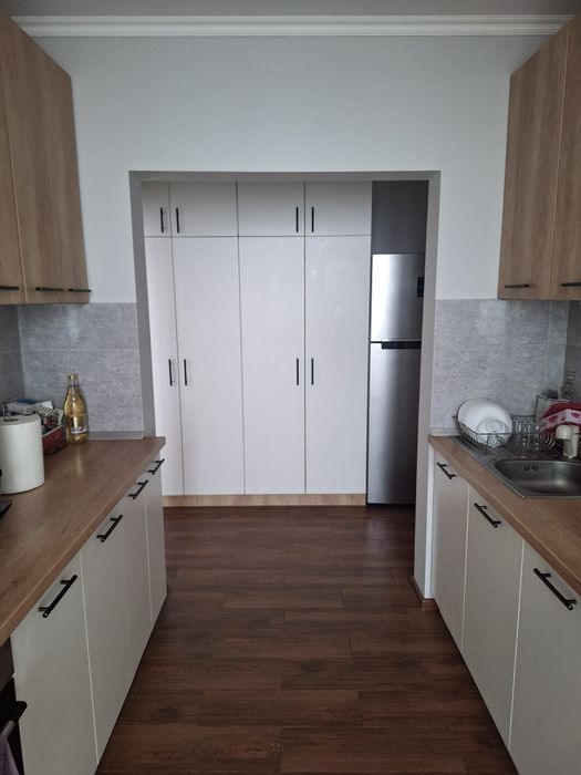 Vand apartament 3 camere cu dependente