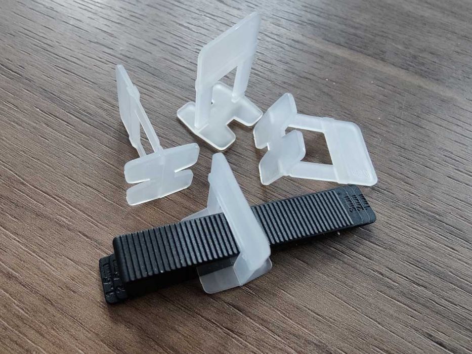 Clipsuri si pene sistem nivelare gresie