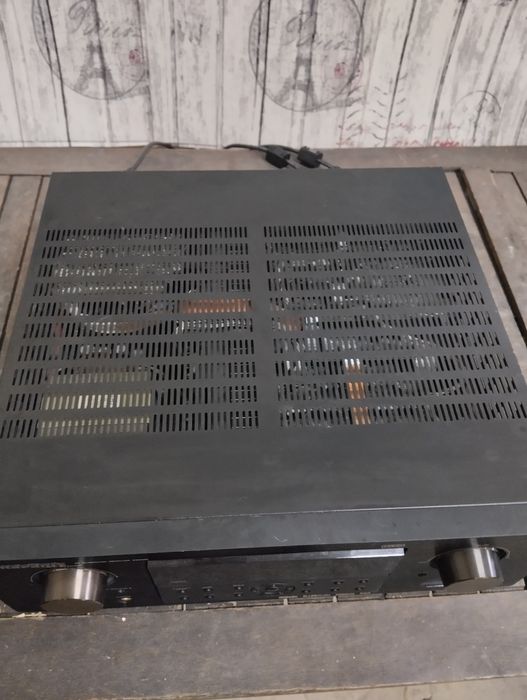 Продавам усилвател marantz zr6001