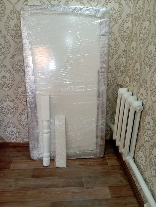 Продам белый стол