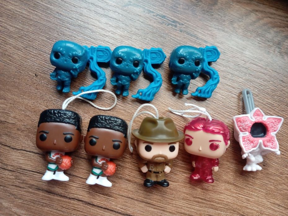 киндеры очень странные дела