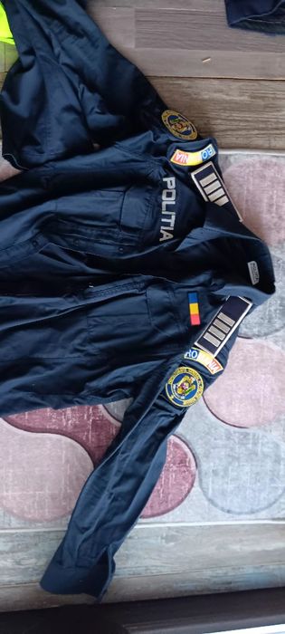 Vând exhipament politie