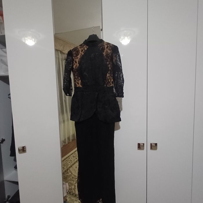 Продам платья кружевные