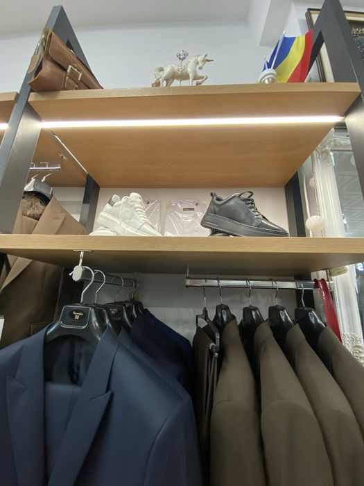 Mobilier magazin haine mobila rafturi umerase modular