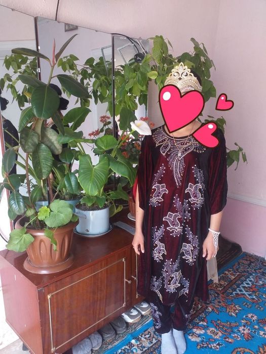 Kelinlar uchun chiroyli bejirim koylaklar