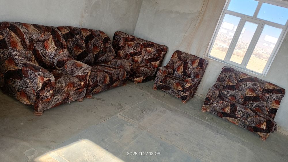 диван сотилади срошни