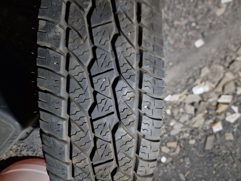 Покрышка 235/75 R15
