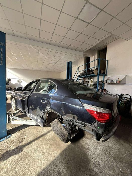 BMW E60 530XD 235кс Headup ксенон автоматик НА ЧАСТИ!