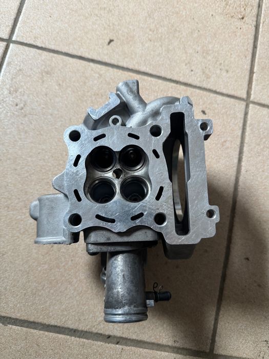 Vând supape yzf r125
