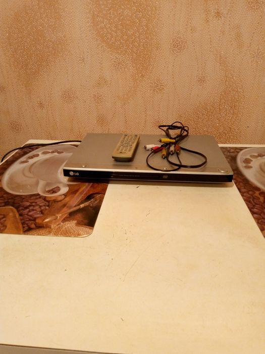 Продаю DVD-плеер(Китай)