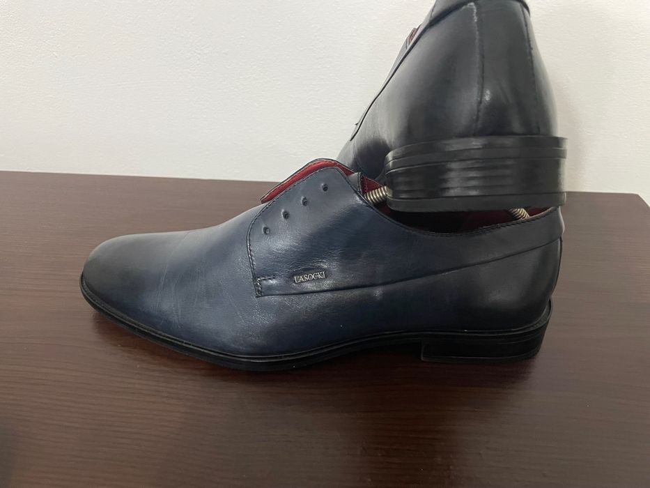 Pantofi din piele