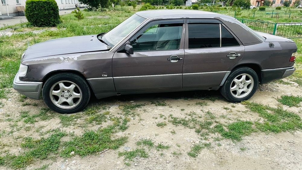 Продам Мерседес 124