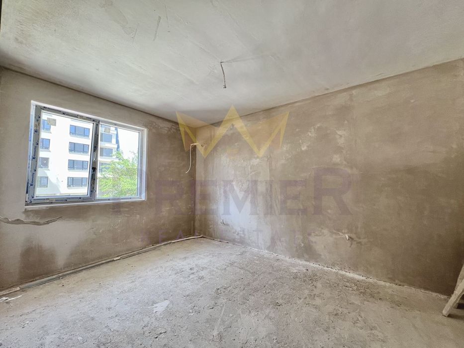 Продава се Тристаен апартамент в Варна, Централна поща - 127 кв.м за 1969 €/кв.м - Снимка #3