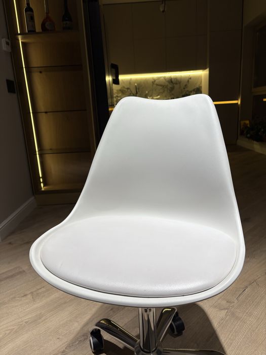 Scaun pentru masuta de machiaj