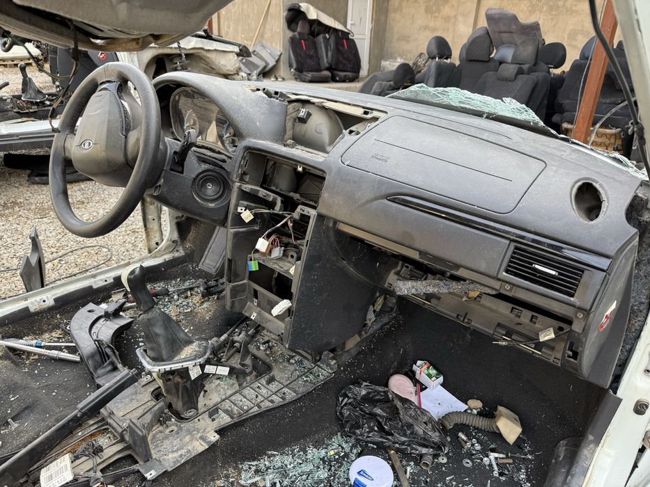 Разбор Приора 2170 Седан Хечбек Люкс