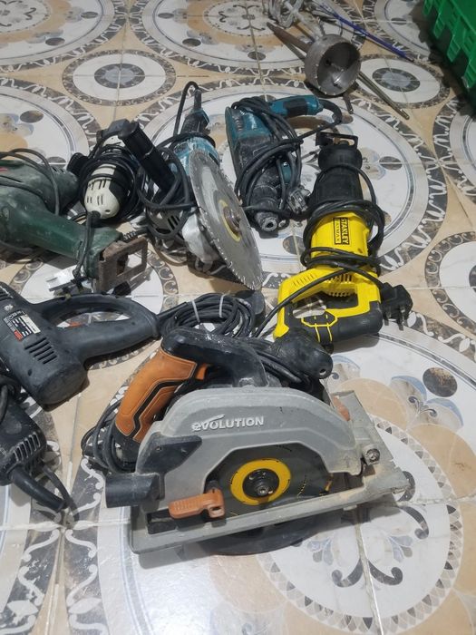 Scule electrice de vânzare