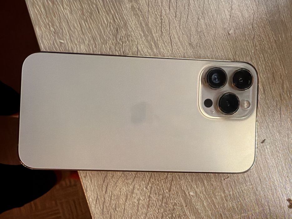 Iphone 13 pro max gold