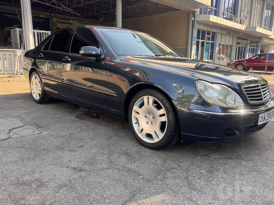 Mercedes 220 kuzov 2001 yil srochna
