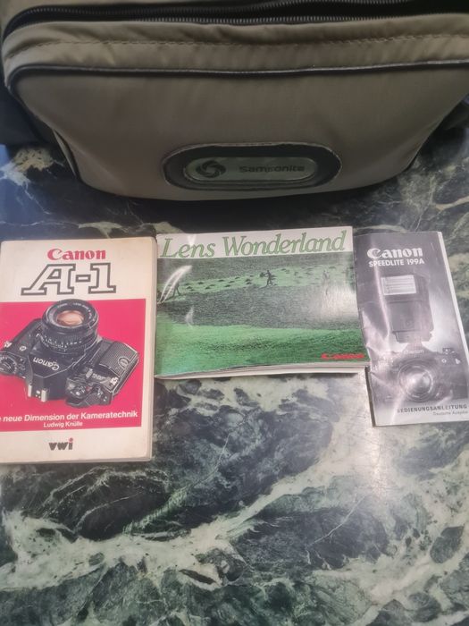 Canon A-1 + обективи + светломер + чанта Samsonite (аналогов комплект)