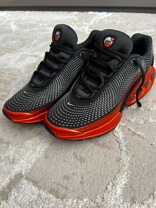 Продават се маратонки Nike air max DN