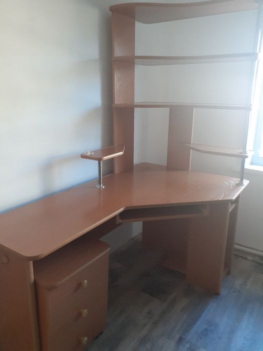 Продам письменный стол