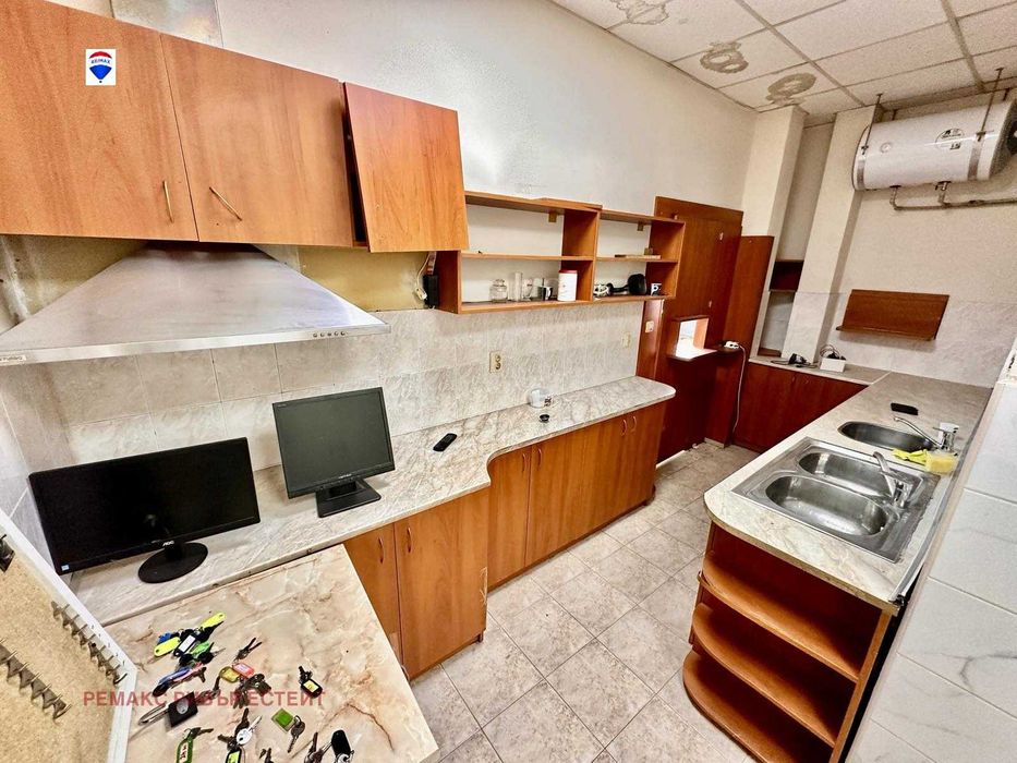 Дава се под наем Промишлена сграда в Русе, Здравец Изток - 2000 кв.м за 4090 € - Снимка #7