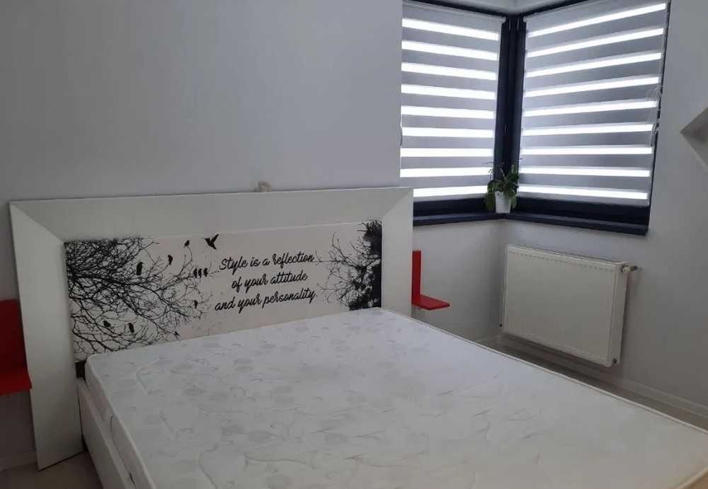 Дава се под наем Тристаен апартамент в Пловдив, Център - 90 кв.м за 255 € - Снимка #3