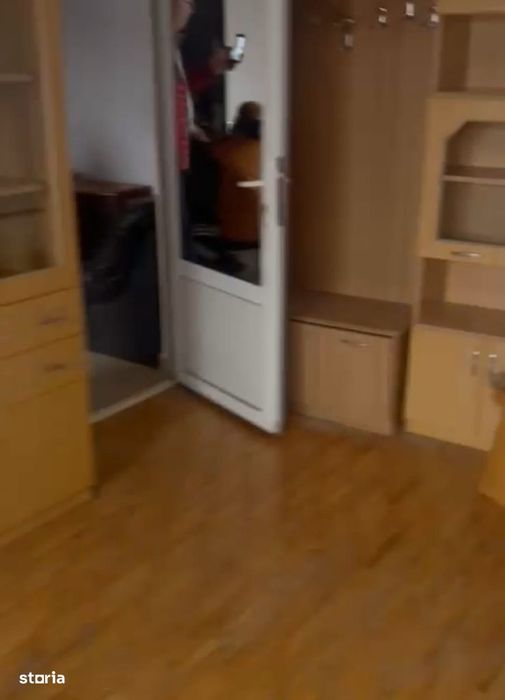 Se vinde CONVENABIL apartament cu 3 camere in Gherla