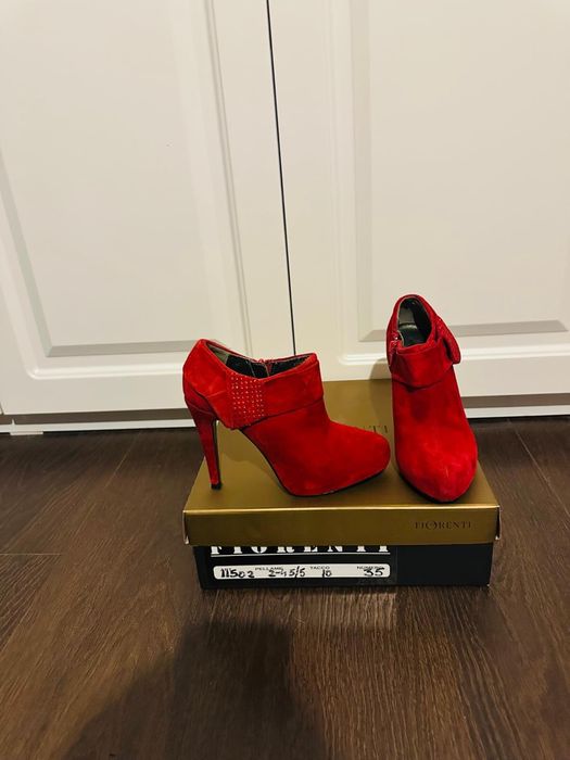 Botine /Ghete numarul 35, cu toc ,rosii , din piele naturala intoarsa