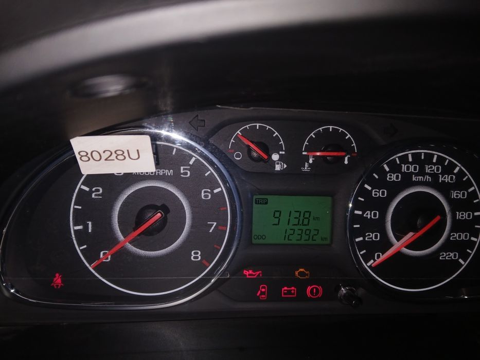 Ласетти жентра сотилади.