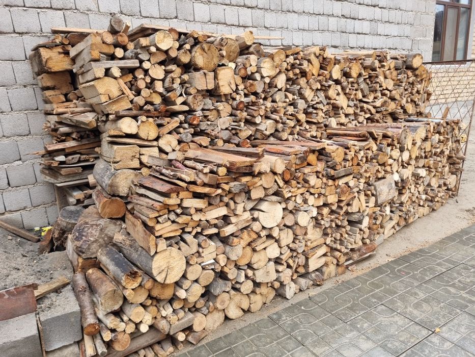 Õtinlar sotiladi yaxshi xolatda pechkaga yoqish uchin kesib tayyor