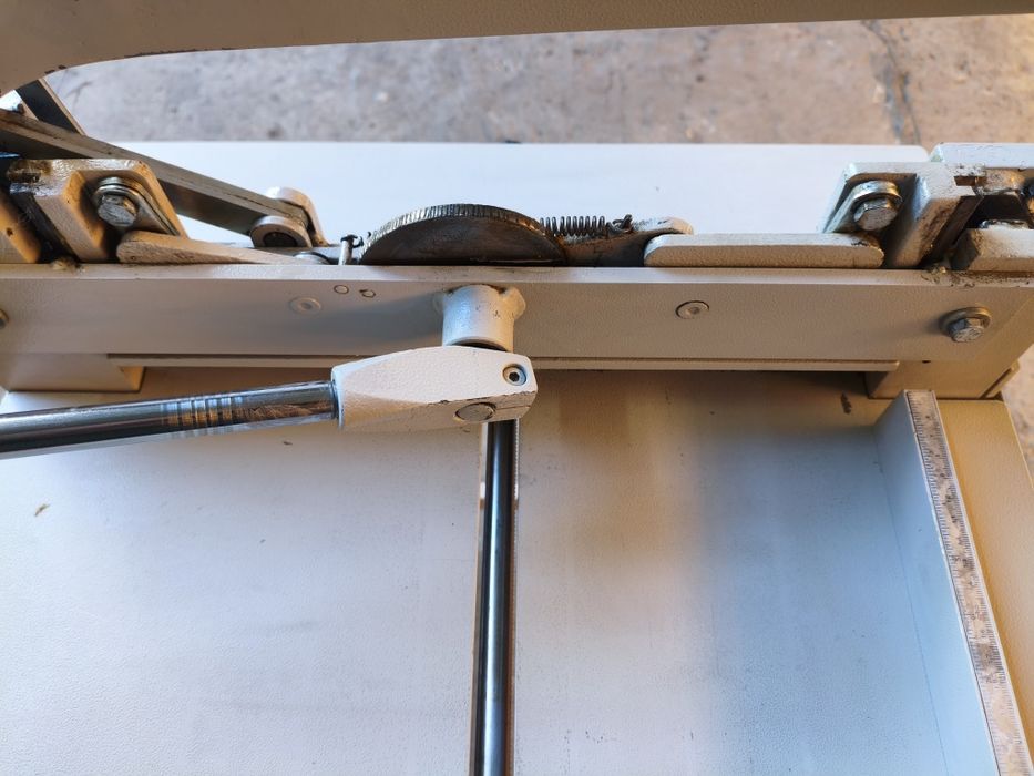 Продаётся гильотина Ideal 3905.