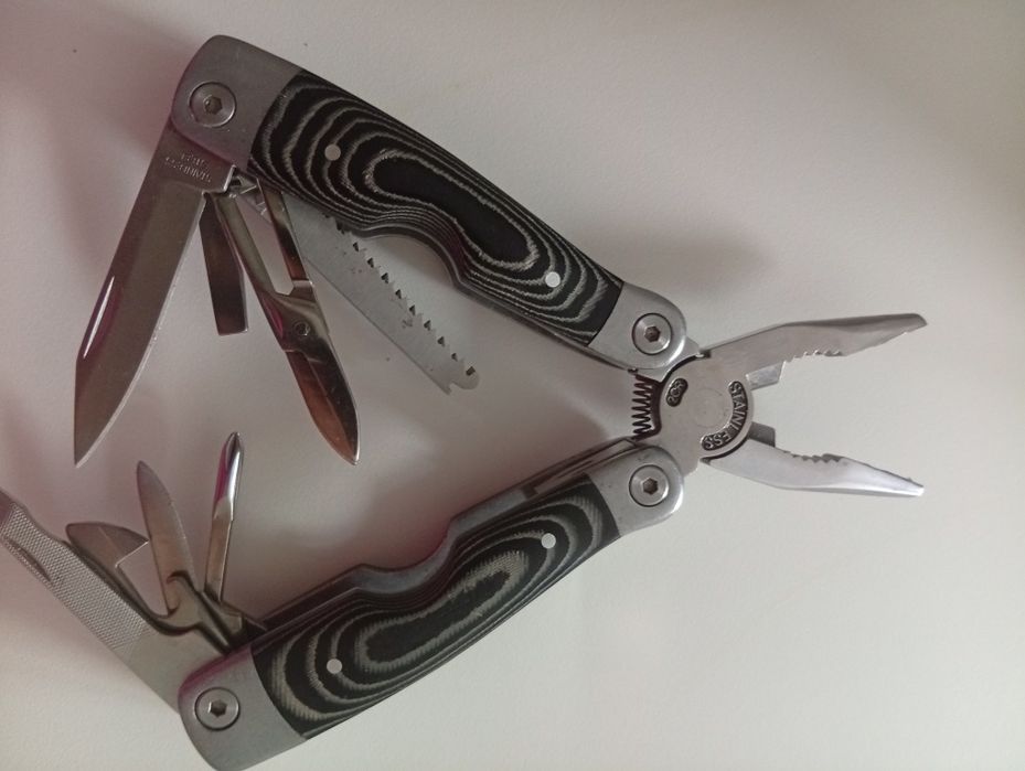 Unealta multifuncțională