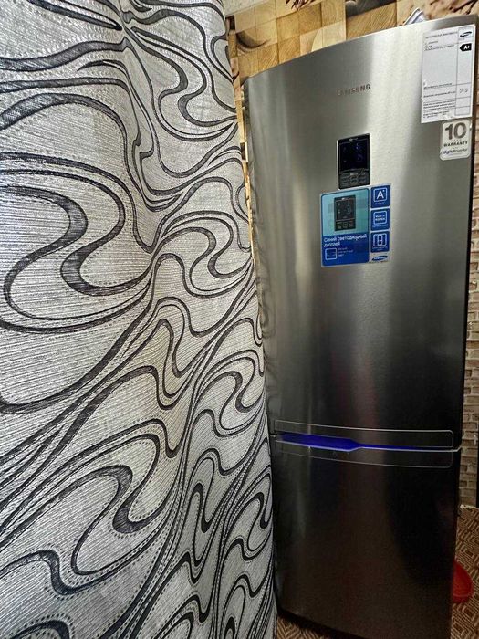 Срочно Samsung в отличном состоянии,  рабочий.