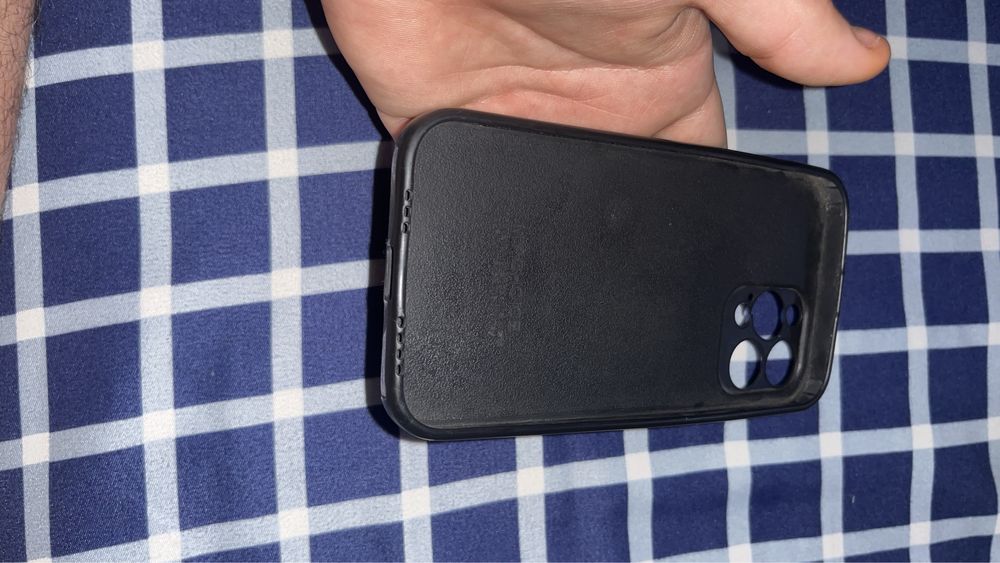 Vând husă de iPhone13 pro- max Rog seriozitate