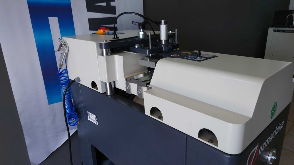 ORCA MM – Masina de debitat baghete automata cu conveior manual