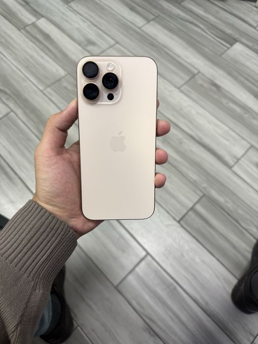 Apple Pro Max 16 Desert 256 GB