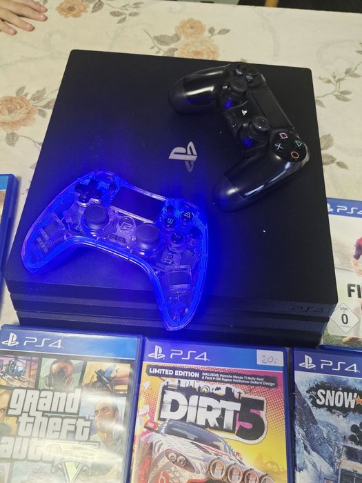 Vand ps 4 pro de 1 tb