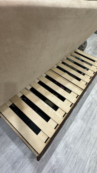 Продам диван, в хорошем состоянии.