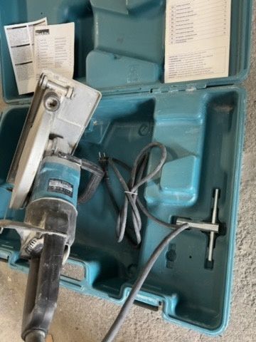 Макита /Makita Ъглошлайф  (ракета, флекс голям) за сухо рязане