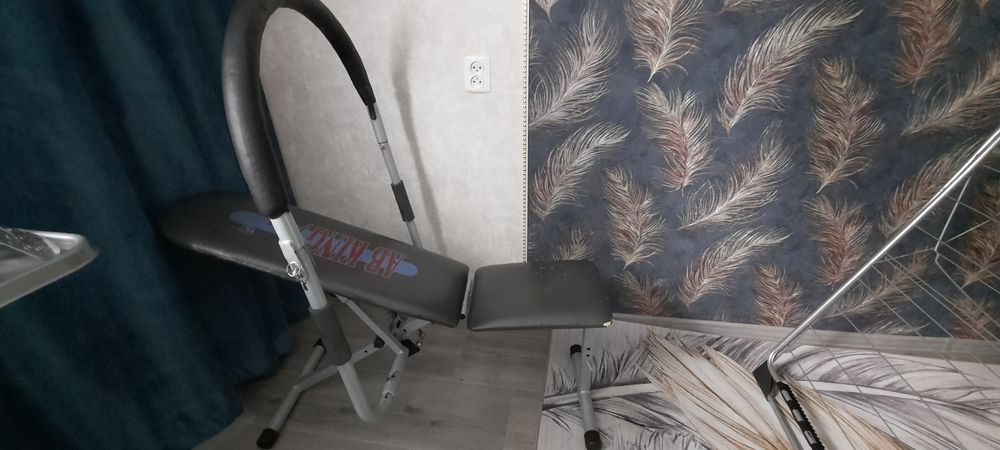 Продам тренажер для пресса и сышц рук